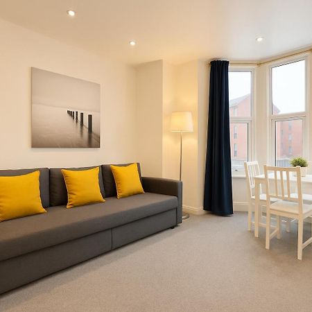 Stylish Modern Apartment For Up To 4 Nr Citycentre Cardiff Kültér fotó